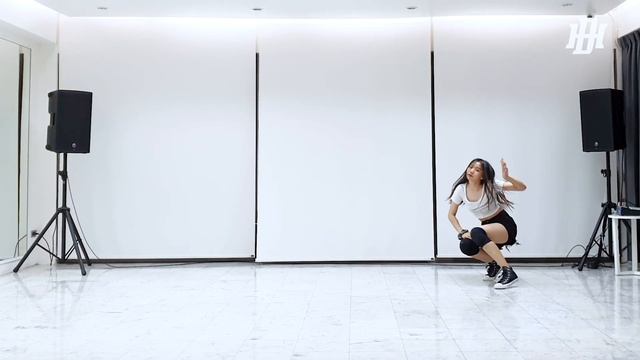 PorSche Dance Performance Video (Cover LILI's FILM #3 - LISA) смотреть онлайн