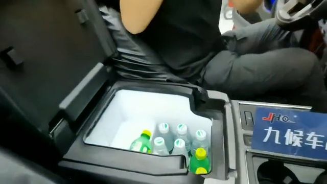 2019 FORD F150 RAPTOR ARMREST BOX REFRIGERATOR смотреть онлайн