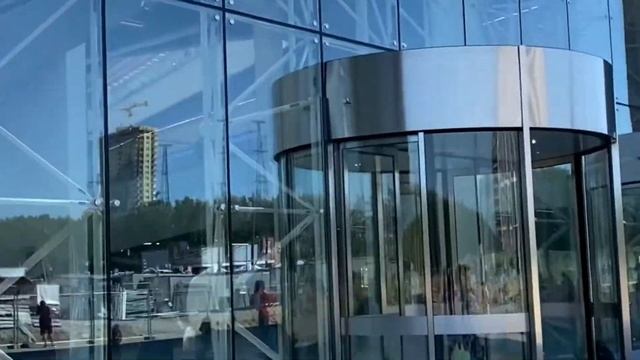 Печатный бетон. ТЦ Веер, г. Екатеринбург, 180000 м2, текстура старый гранит. смотреть онлайн