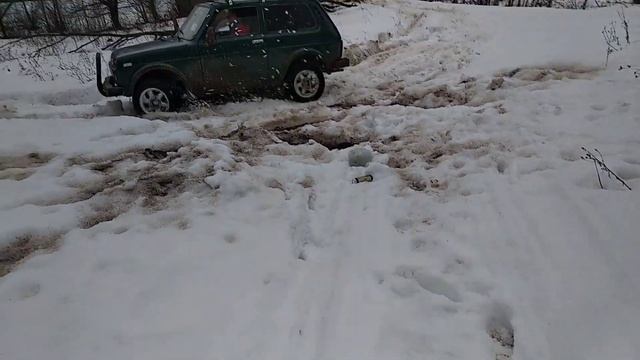 Нива по снегу на самоблоках вал рейсинг на потёртой резине смотреть онлайн