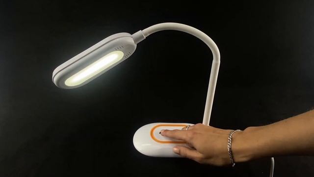 Обзор настольного светильника Ultraflash UF-748 смотреть онлайн