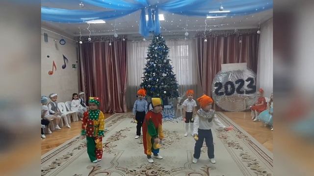 Новогодний утренник группа "Осьминожки" главный корпус смотреть онлайн