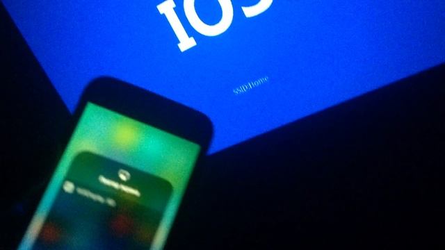 Выключается при включении Airplay