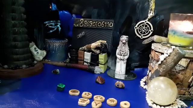 ГАДАНИЕ Получится ли задуманное дело? ( Ведьмины руны полный футарк) смотреть онлайн
