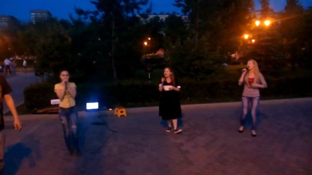 На Улице дождик силен поливает смотреть онлайн