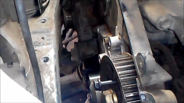 TOYOTA RAV4 2.0 D4D HOW TO REPLACE TIMING BELT AND COOLANT PUMP смотреть онлайн