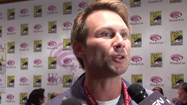 FOX's Breaking In: Christian Slater, Odette Yustman, Bret Harrison, Alphonso McAuley смотреть онлайн