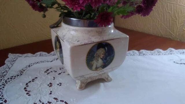 Антиквариат в секонде . Броши бабочки.