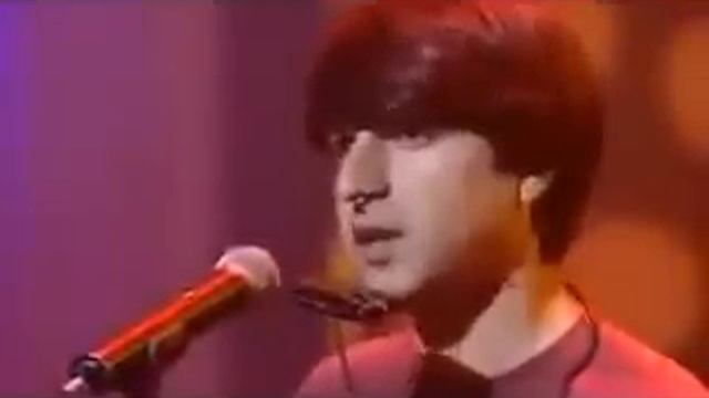 Demetri Martin jokes with guitar смотреть онлайн