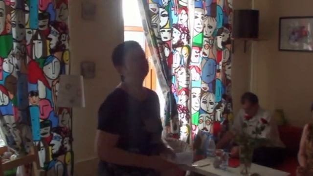 Татьяна Щепетова читает своё стихотворение "Поэзия". Авторский вечер в "Улье". смотреть онлайн