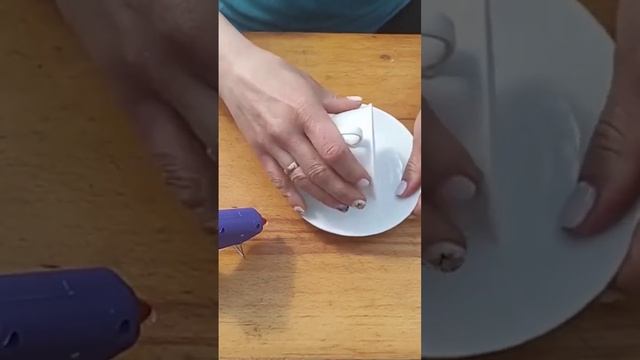 DIY Кормушка для птиц своими руками за 2 минуты Кормушка из чашки и блюдца Идеи для дачи Поделки смотреть онлайн