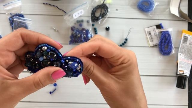 Брошь из бисера, кристаллов, стекляруса Тучка своими руками | как сделать брошку | crystal brooch смотреть онлайн