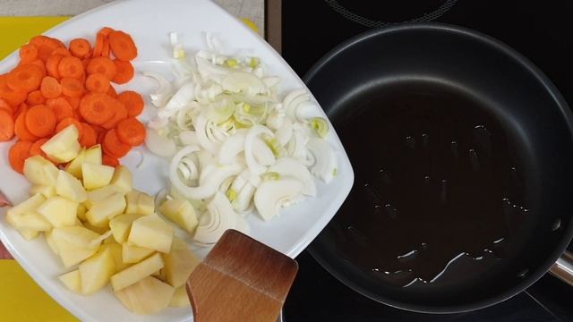 Они такие вкусные, муж просит готовить их минимум 3 раза в неделю на ужин. Куриные бедра рецепт.... смотреть онлайн