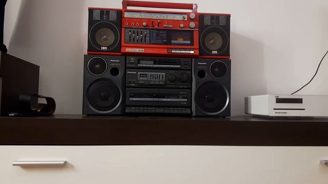 Aiwa CA30 vs Panasonic RX-CT980 boombox compare part 2 смотреть онлайн