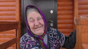 АННУШКА ВСТАЕТ В ЧЕТЫРЕ УТРА КОПАТЬ ОГОРОД!