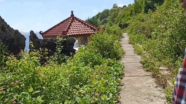 Surga Tersembunyi Jawa Timur!! ?Pantai Srau Pacitan (+sub Indonesia) #pantai #surgayangtersembunyi