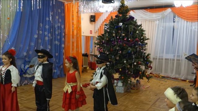 Новогодний утренник в старшей "А" группе "Пчелки" декабрь 2022г. смотреть онлайн