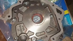 LADA PRIORA:  Горит лампа давления масла. Замена масляного насоса.