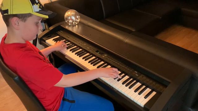 E Piano Roland KR 350 4K Lektion 5 смотреть онлайн