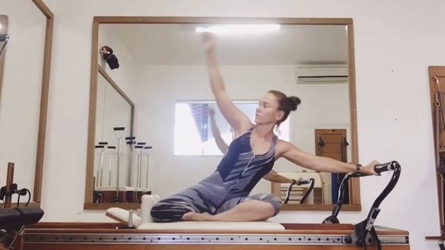 Pilates Reformer - Torções/ Cleopatra - Mermaid -Spine Twist - Overhead Press
