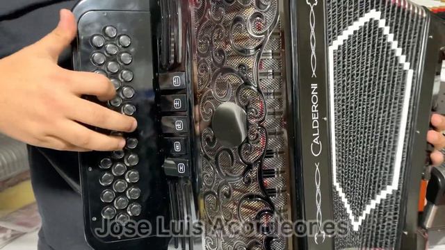 Acordeón Calderoni de 5 registros tono Fa en venta смотреть онлайн