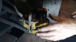 Обслуживание и смазка направляющих суппорта тормоза Рено Сандеро.