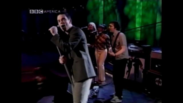 Robbie Williams - Let Love Be Your Energy (Live Parkinson 2001) смотреть онлайн