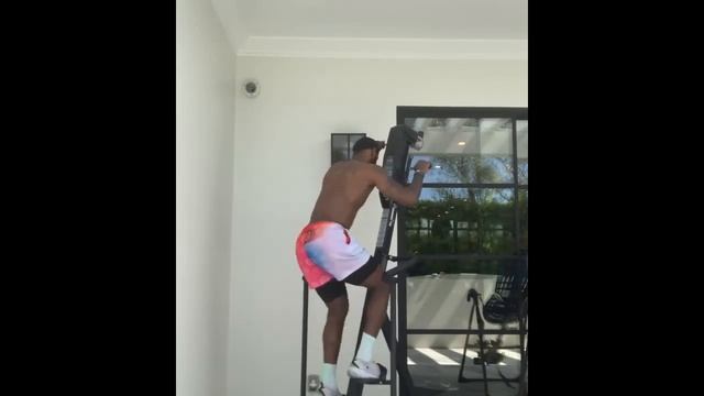 LEBRON JAMES's CARDIO WORKOUT ON MONDAY MORNING смотреть онлайн
