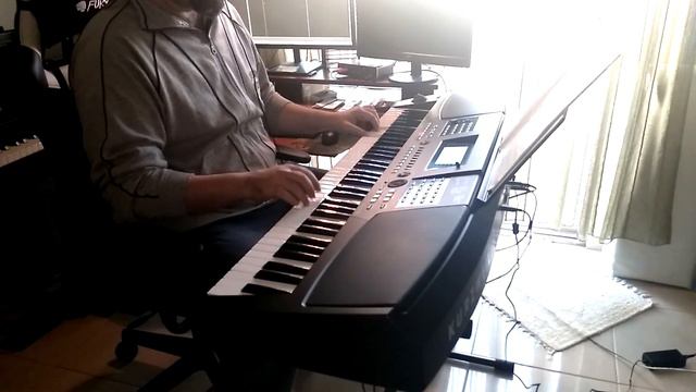 UpBeat Jingle Bells On Kurzweil KP300x!
