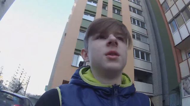 VLOG| ИГОРЬ СОБРАЛ РОБОТА, ЧУТЬ НЕ СЛОМАЛ НОГУ! смотреть онлайн