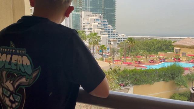 Life is short, make every outfit count. смотреть онлайн