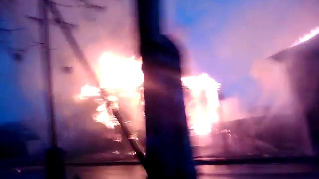 Горит дом и с ним второй.(2) смотреть онлайн