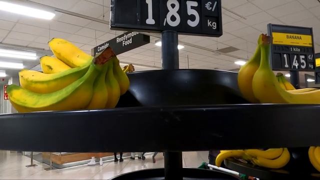 Здесь покупают 25% испанцев! Гуляем по испанскому супермаркету. Сколько стоят продукты в Испании? смотреть онлайн