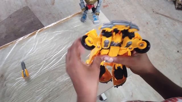 Kiditos Bug Action #Deformation #Bumblebee #Transformer #YellowBug #Beetle #youtubeislife