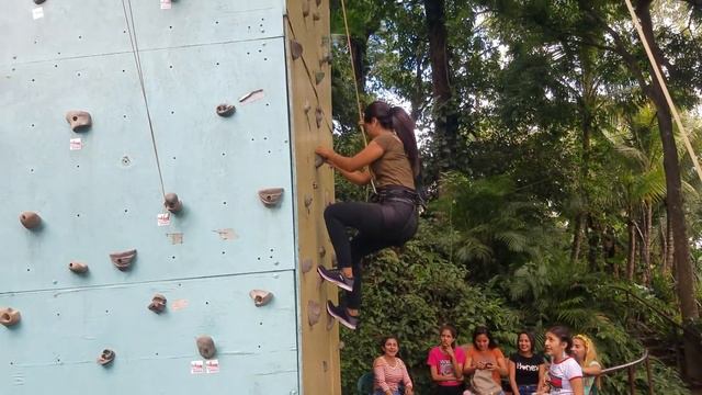 6-Quien sera la valiente que llegara hasta arriba escalando.Corralito.P/6 смотреть онлайн