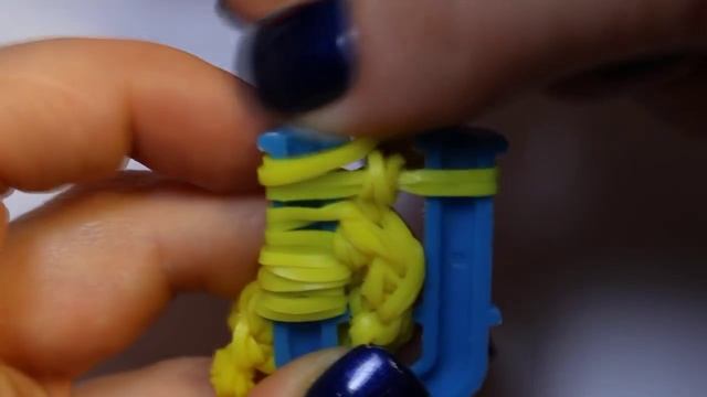ЦЫПЛЕНОК из резинок на рогатке без станка | Chick Rainbow Loom Charm смотреть онлайн