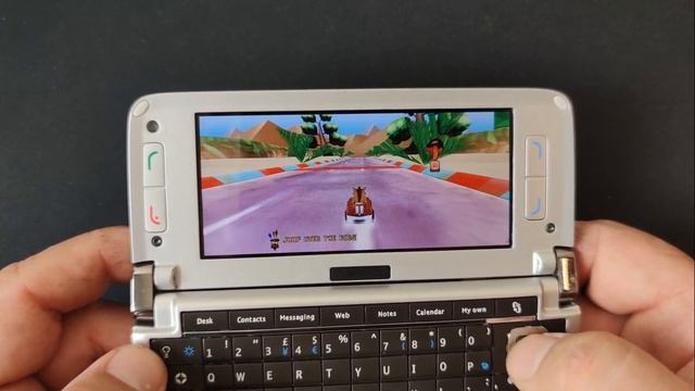 Finding, installing and playing games on Nokia E90 смотреть онлайн