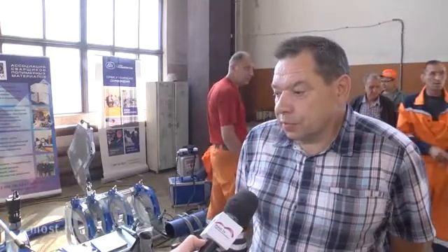 В ЛГЭКе учились варить большие пластиковые трубы смотреть онлайн
