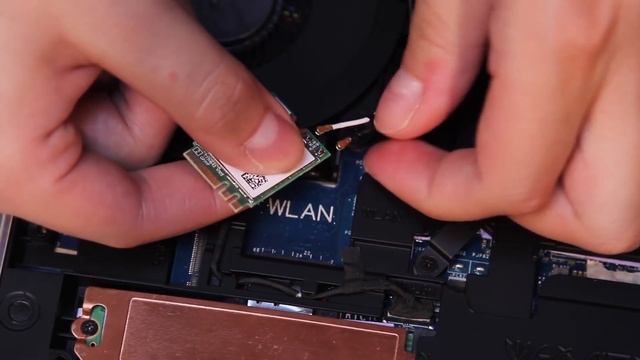 Alienware 15 R3: How to Upgrade/Replace Wireless Card смотреть онлайн