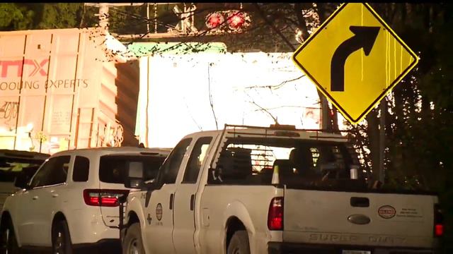 Norfolk Southern train derails in New Castle смотреть онлайн