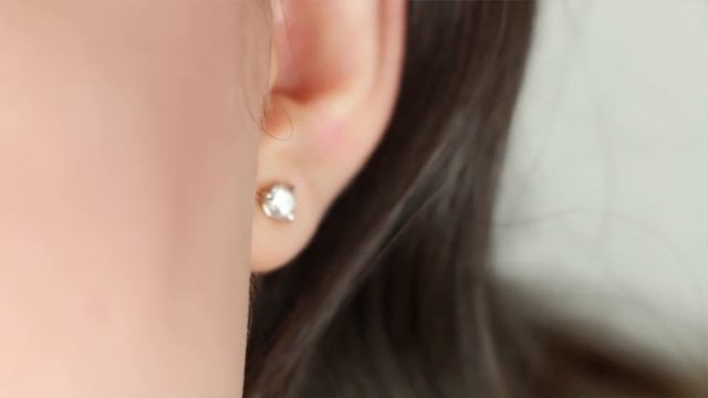 DIAMOND STUD EARRINGS BUYING GUIDE & CARE TIPS смотреть онлайн