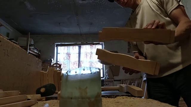Как я собираю стулья! (Только чопики забыл промазать клеем). смотреть онлайн