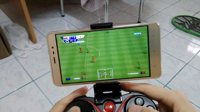 รีวิวเกม PES 2016 Patch PPSSPP ด้วยจอยเกมมือถือ смотреть онлайн