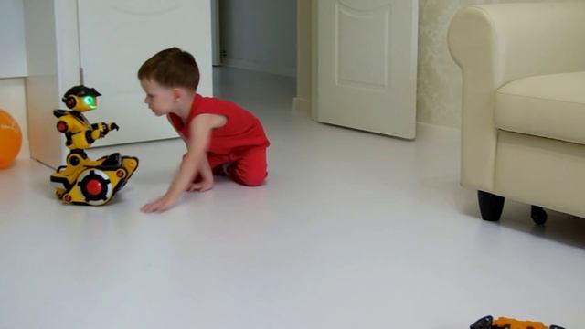 Коллекция роботов Клима / Робот WowWee RoboRover / Роботы Автоботы смотреть онлайн
