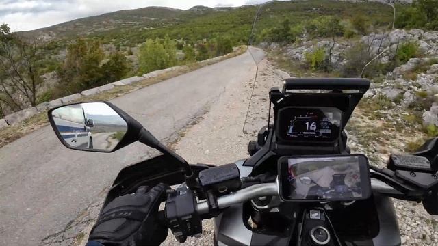Honda XADV 750 Ride On Narrow Tarmac Road [RAW]