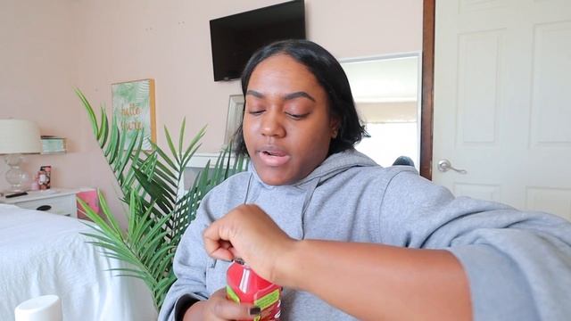 BEST LENS for VLOGGING & TARGET HAUL! смотреть онлайн