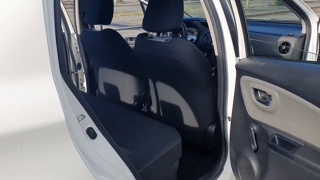 Toyota Yaris Hybrid (vue intérieure) - En vente sur www.chasseur-auto.com смотреть онлайн