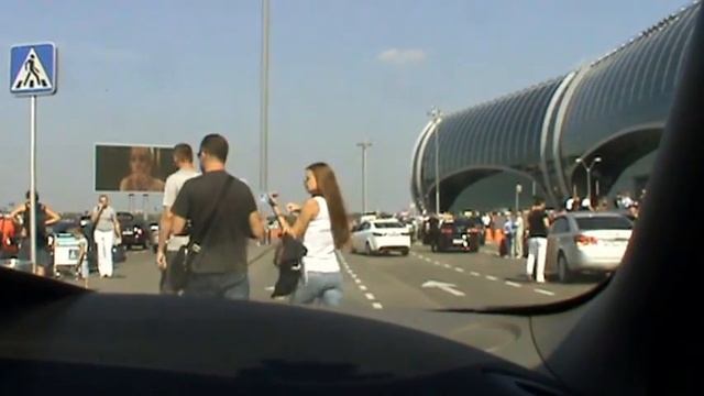 парковка в аэропорту домодедово. смотреть онлайн