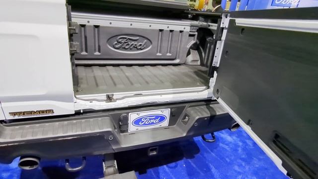 Ford F-150 Pro Access Tailgate vs Ram 1500 Multifunction Tailgate смотреть онлайн