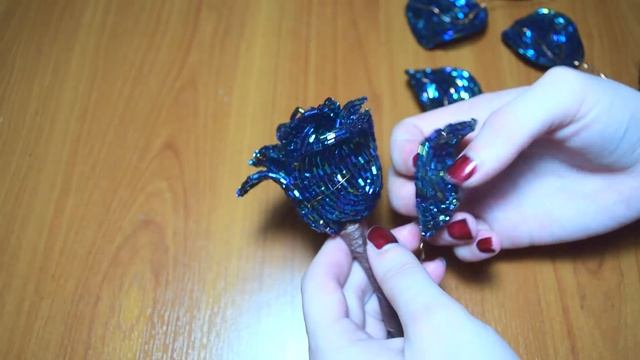 Темная-синяя роза из бисера. Мастер класс смотреть онлайн